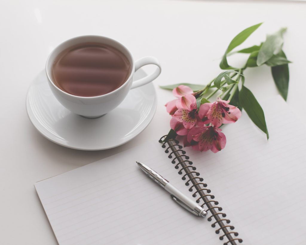Coffee cup and flower - Capturing A Reader's Attention